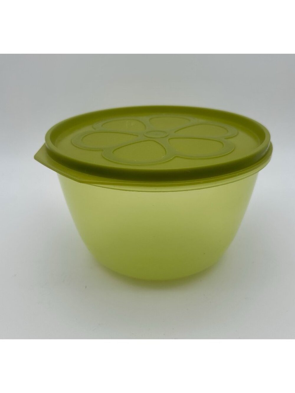 Vintage Green Rubbermaid Container with Daisy/Flower Power Lid -J3218- 8 Cups